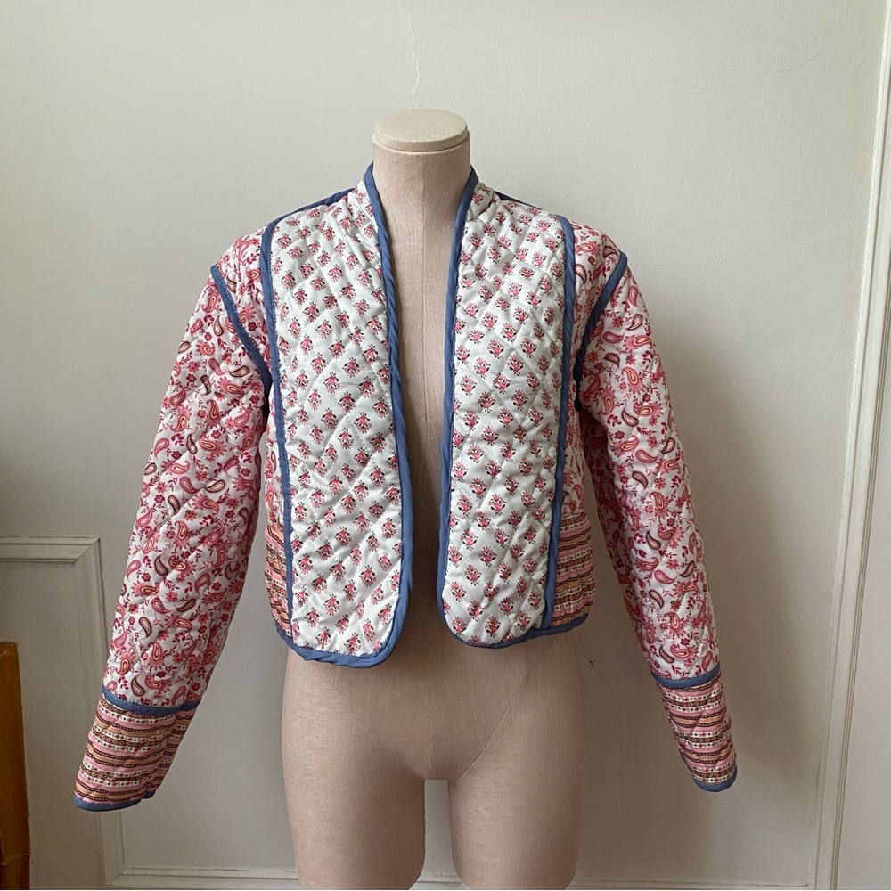 Quilted Reversible Floral Short Jacket in Pink/ White or Navy/Black